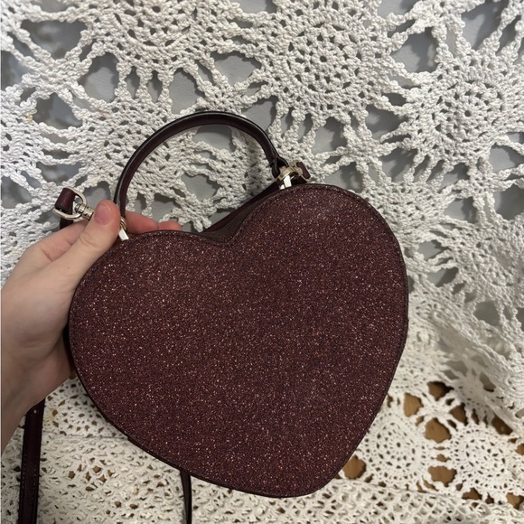 ♠️Kate Spade Sparkling Maroon Heart Crossbody Bag - Picture 3 of 8